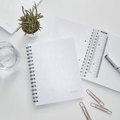 Notitieboek Leitz WOW A5 lijn spiraal PP wit
