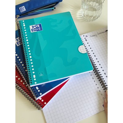 Bloc de cours Oxford School A4 23 perf carreau 10mm 160 pages assorti