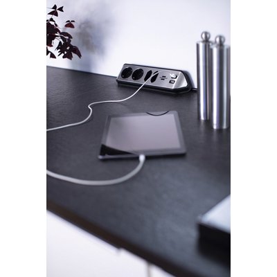 Bloc multiprise Brennenstuhl Estilo 4 prises incl 2 USB 2m noir/argent