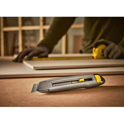 Snijmes Stanley Interlock 18mm