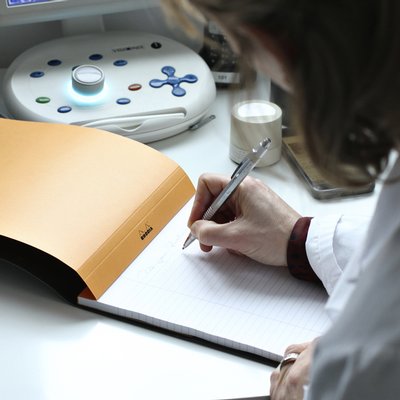 Bloc Rhodia A4 ligné + marge 80 feuilles 80g orange