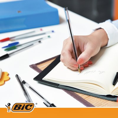 Stylo bille BIC Cristal Medium bleu blister 8 + 2 gratuits