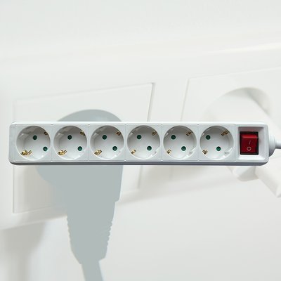 Multiprise BRASQ 6 prises 1,4m blanc