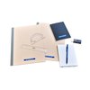 Reliëftape Dymo embossing vinyl 9mm wit op blauw foto