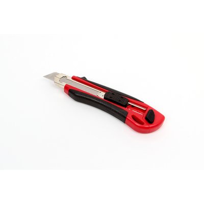 Cutter IEZZY 18mm plastique prise Softgrip 3 lames incluses
